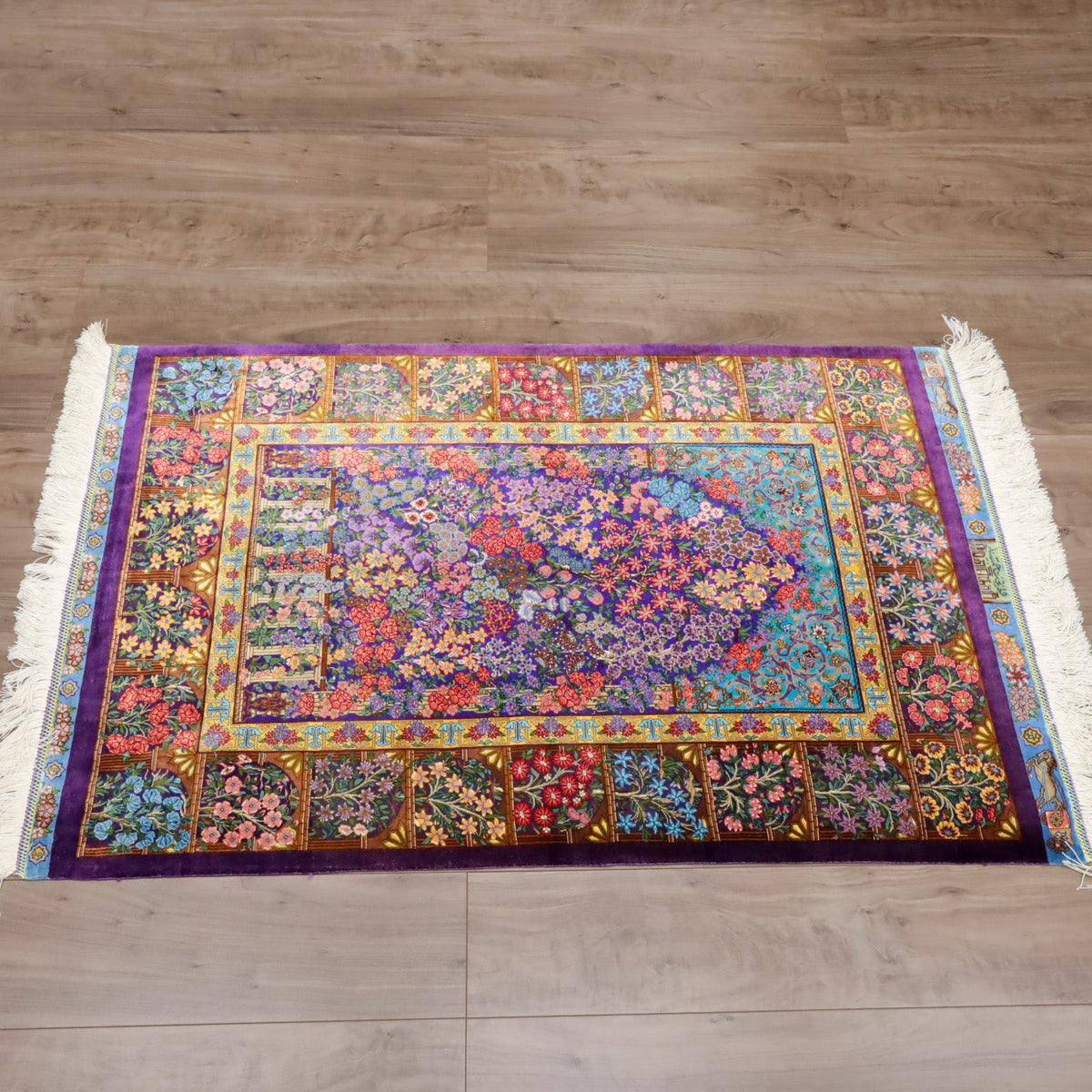 高級ペルシャ絨毯 クム産 シルク100％ TAKHTE JAMSHID工房｜生命の木・花園柄 パープル×マルチカラー｜119×79cm（FS-13303）