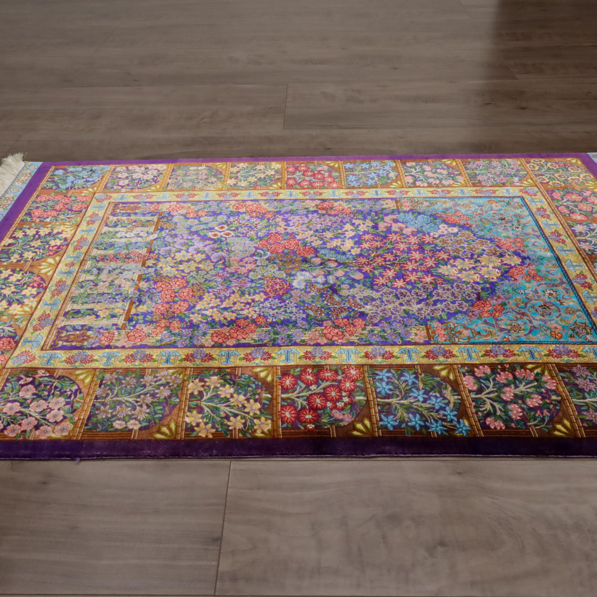 高級ペルシャ絨毯 クム産 シルク100％ TAKHTE JAMSHID工房｜生命の木・花園柄 パープル×マルチカラー｜119×79cm（FS-13303）