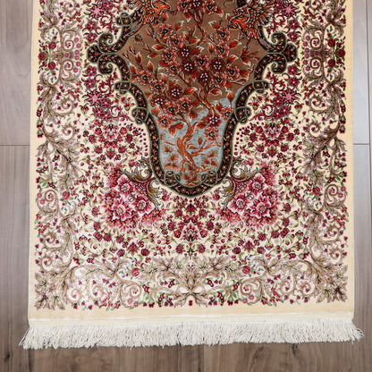 高級ペルシャ絨毯 クム産 シルク100％ MOHAMMADI工房｜生命の樹・花鳥柄 アイボリー×ピンク｜94×60cm（FS-13364）