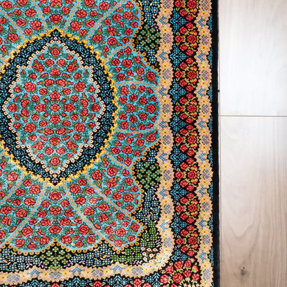 高級ペルシャ絨毯 クム産 シルク100％ KHAKI工房｜薔薇柄 ターコイズ×レッド｜80×60cm（FS-13367）