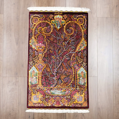 高級ペルシャ絨毯 クム産 シルク100％ ESMAELI工房｜生命の木・風景柄 ワイン×ゴールド｜93×60cm（FS-13369）