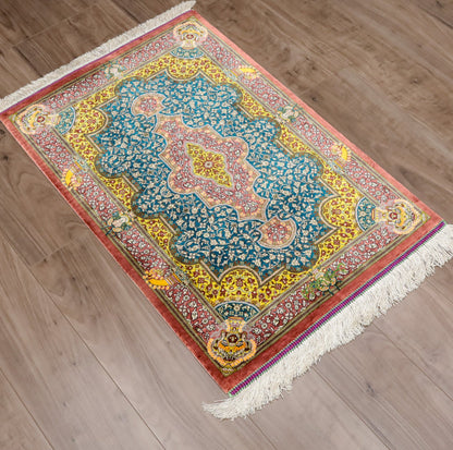 高級ペルシャ絨毯 クム産 シルク100％ BAGHERMANESH工房｜メダリオン柄 ブルーグリーン×ローズ｜89×60cm（FS-13380）