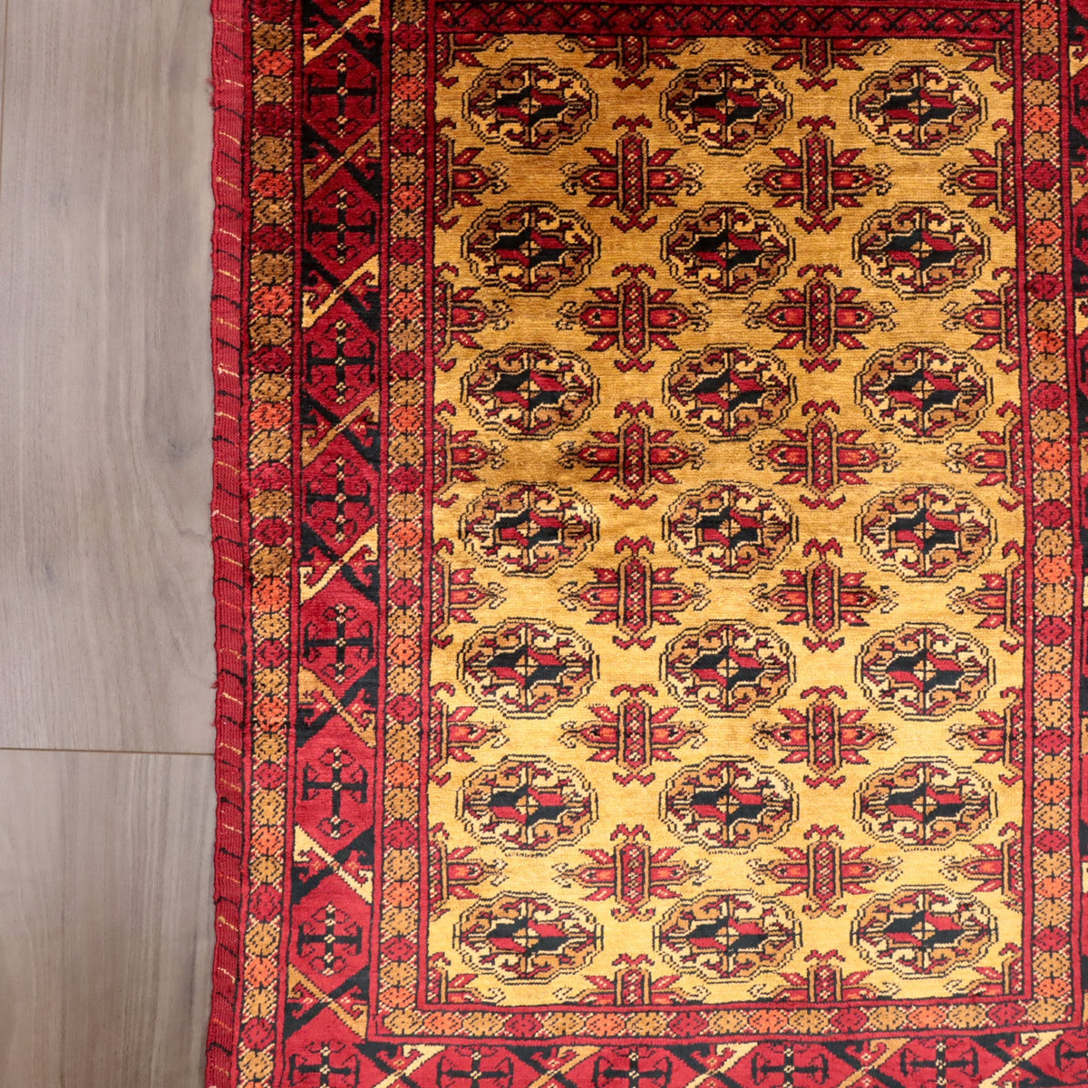 ペルシャ絨毯 トルクメン産 シルク100％ 両面手織り｜ギュル・四区画柄 レッド×ゴールド｜86×61cm（FS-13384）