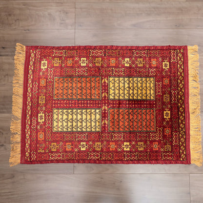 ペルシャ絨毯 トルクメン産 シルク100％ 両面手織り｜ギュル・四区画柄 レッド×ゴールド｜86×61cm（FS-13384）