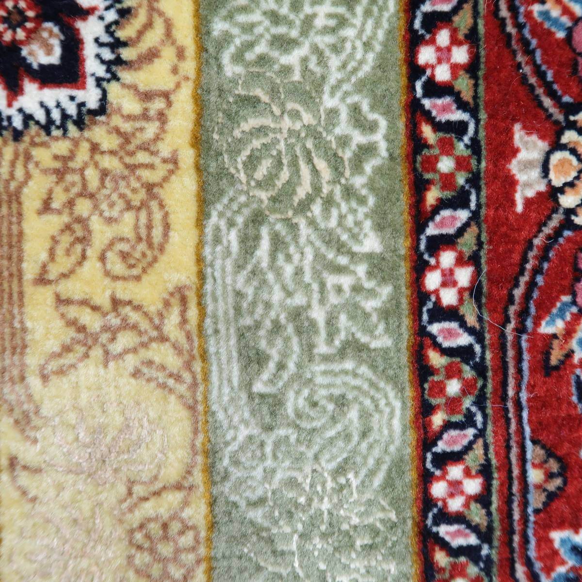 高級ペルシャ絨毯ビジャー 108×77cm（FS-22079）