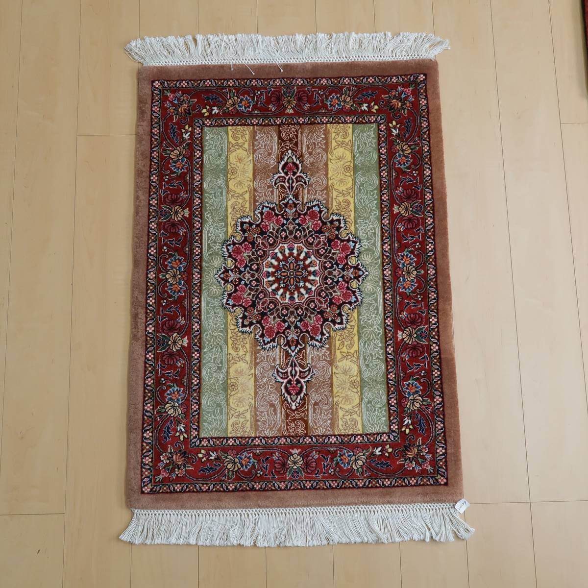 高級ペルシャ絨毯ビジャー 108×77cm（FS-22079）