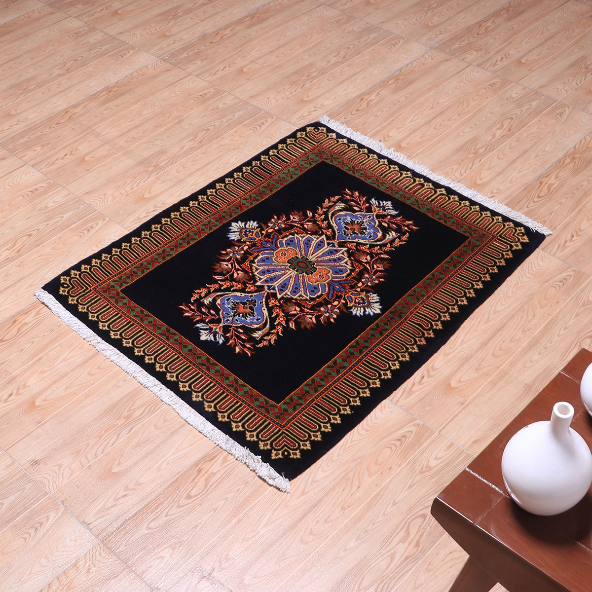 ペルシャ絨毯（イラン産）カーシャーン　91×78cm（FS-70020）