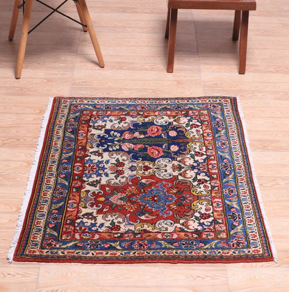ペルシャ絨毯（イラン産）イスファハンアンティーク　94×81cm（FS-70051）