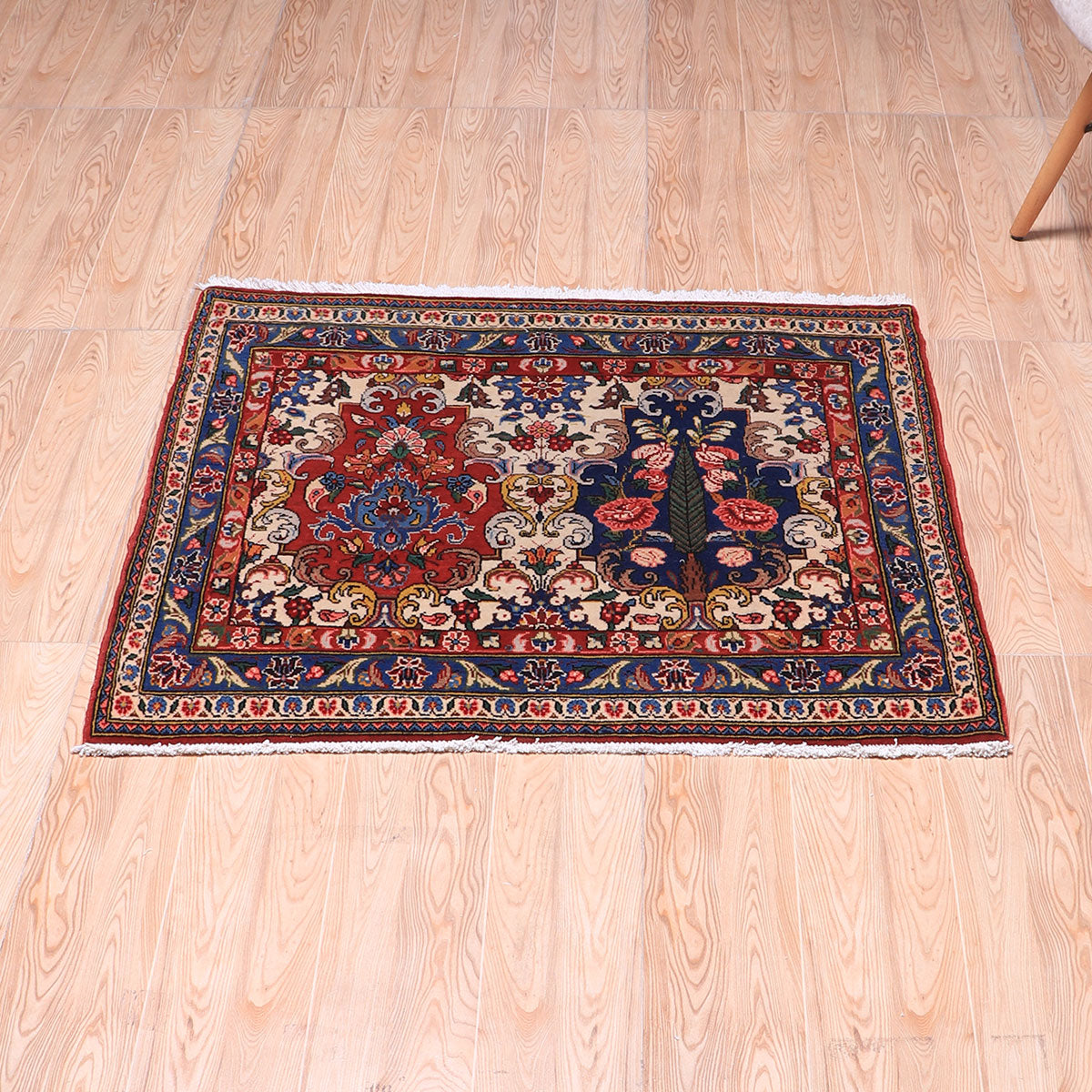 ペルシャ絨毯（イラン産）イスファハンアンティーク　94×81cm（FS-70051）