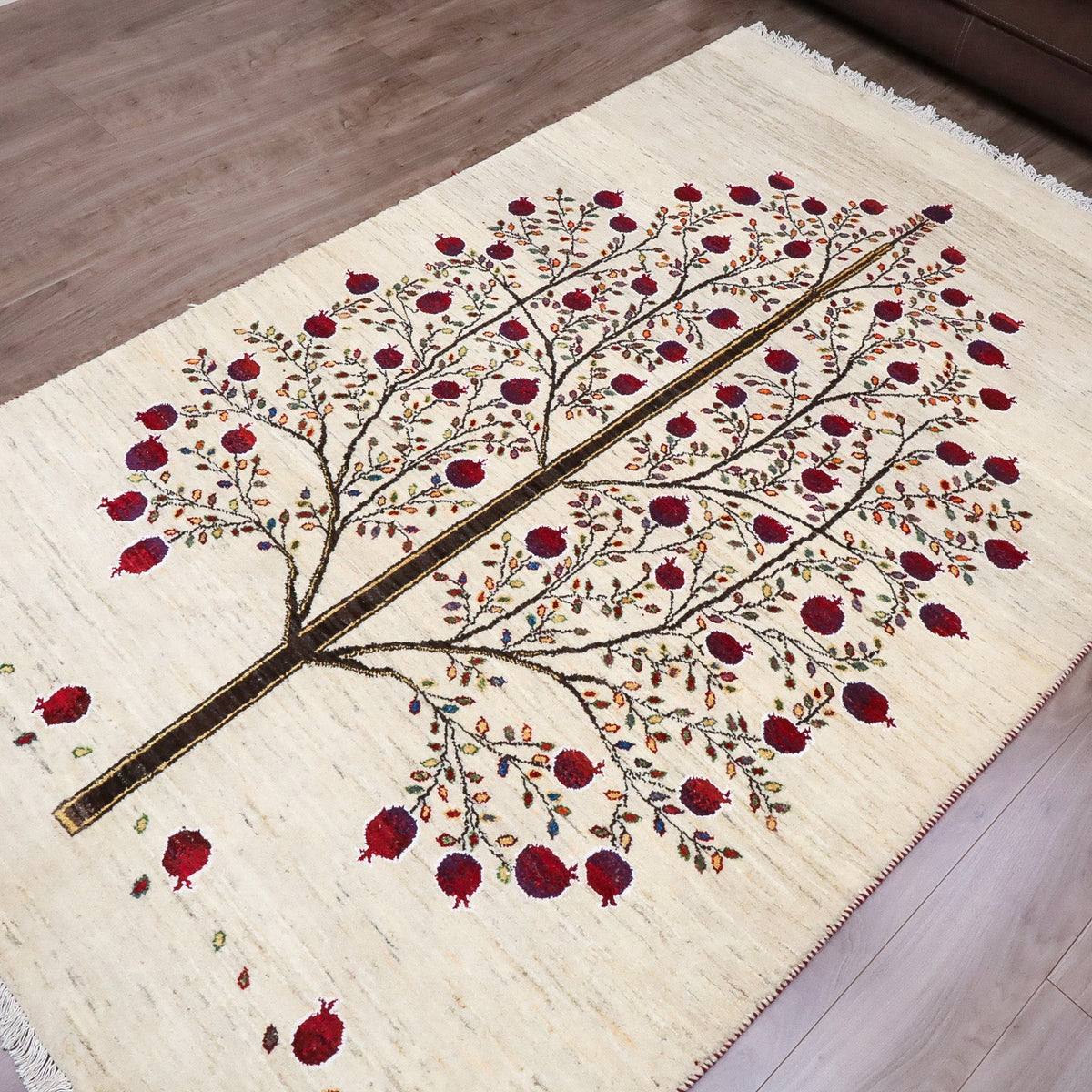 ギャッベ（ギャベ）ルリバフ　ザクロの木柄　220×141cm（HL-13256）
