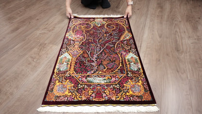 高級ペルシャ絨毯 クム産 シルク100％ ESMAELI工房｜生命の木・風景柄 ワイン×ゴールド｜93×60cm（FS-13369）