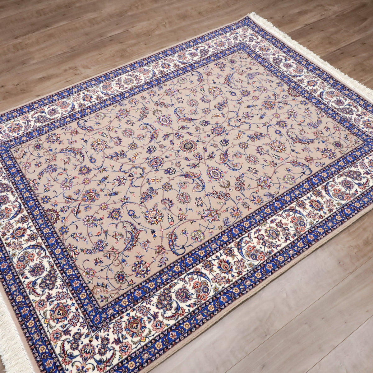 イラン製 ペルシャデザイン カーペット｜花唐草文様 ベージュ 機械織り 高密度（S-13275）