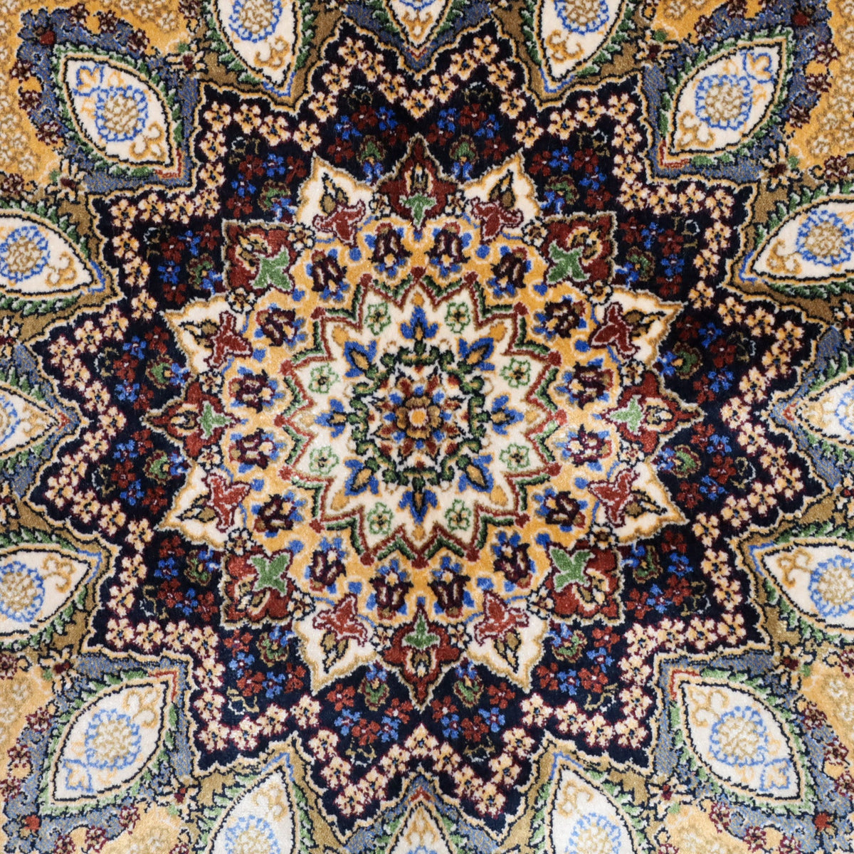 LUMINA モダールアートコレクション｜花メダリオン柄 ロイヤルブルー×ゴールド｜230×147cm（S-13310）