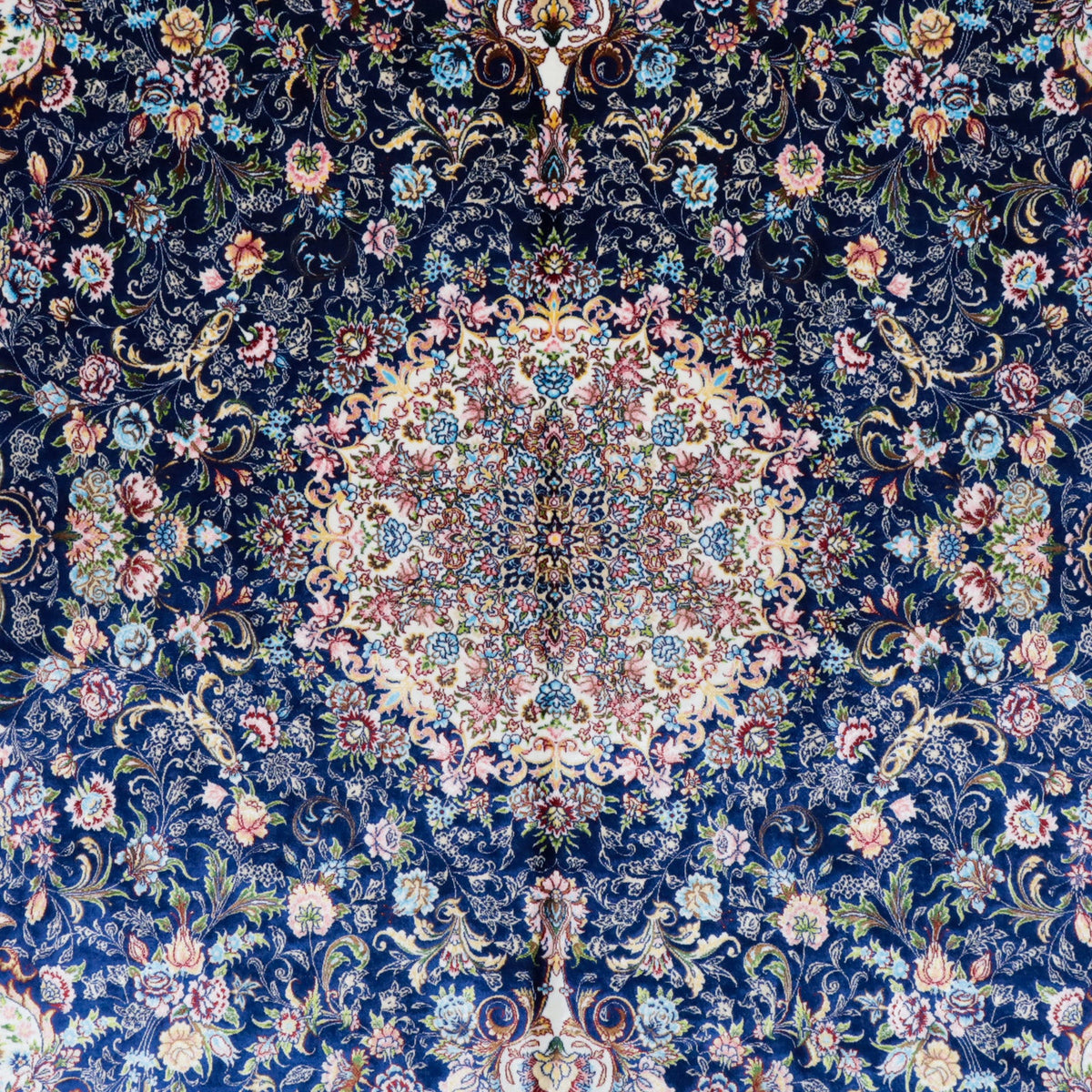 LUMINA モダールアートコレクション｜花唐草メダリオン柄 ネイビー×アイボリー｜177×119cm（S-13318）