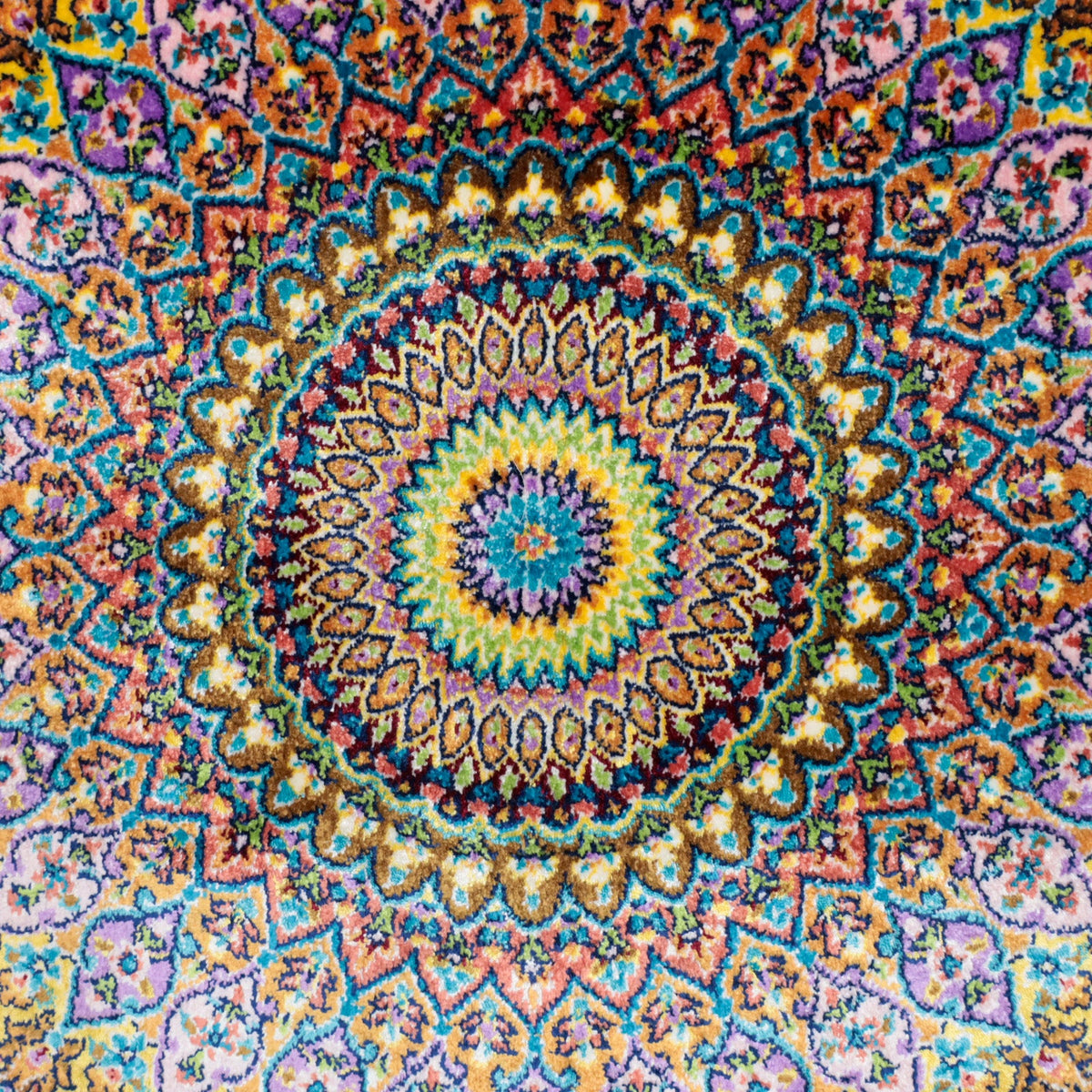 LUMINA モダールアートコレクション｜ゴンバド・羽根文様 ターコイズ×パープル｜230×148cm（S-13319）